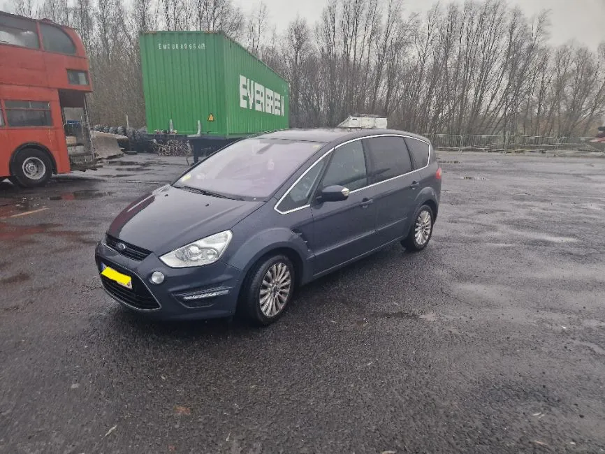 Ford S-Max Image 2